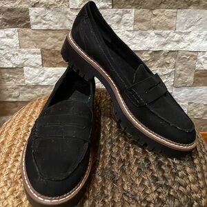JELLYPOP Women’s Black Lugged Loafers  Sz. 8 M